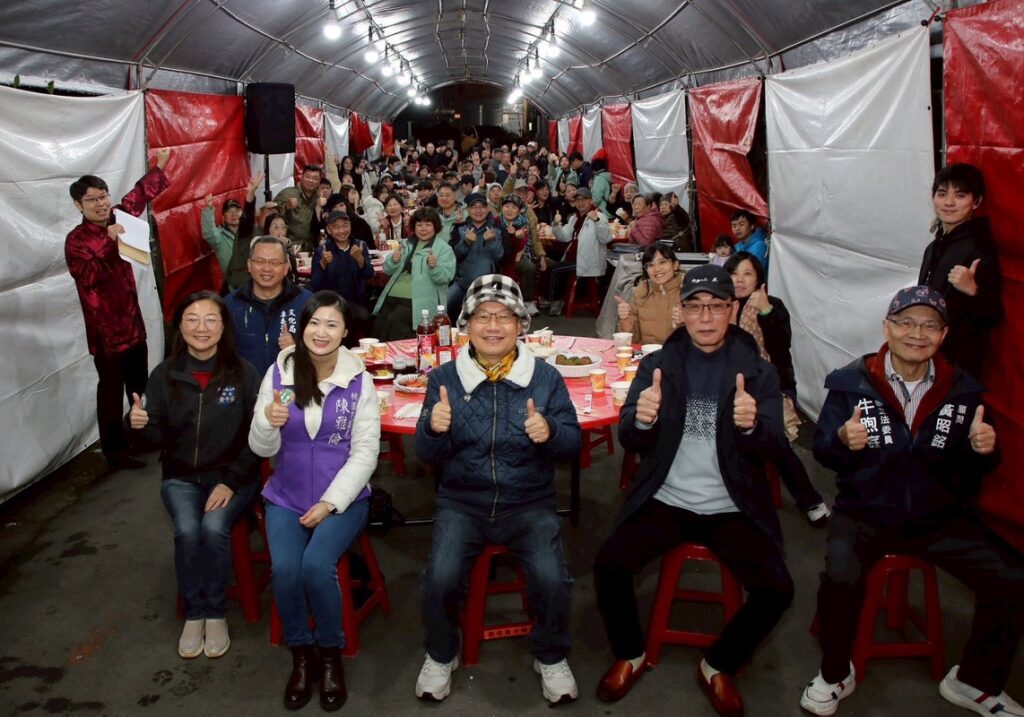 憲光二村用一桌團圓飯 替春節按下開始鍵 憲光二村用一桌團圓飯 替春節按下開始鍵
