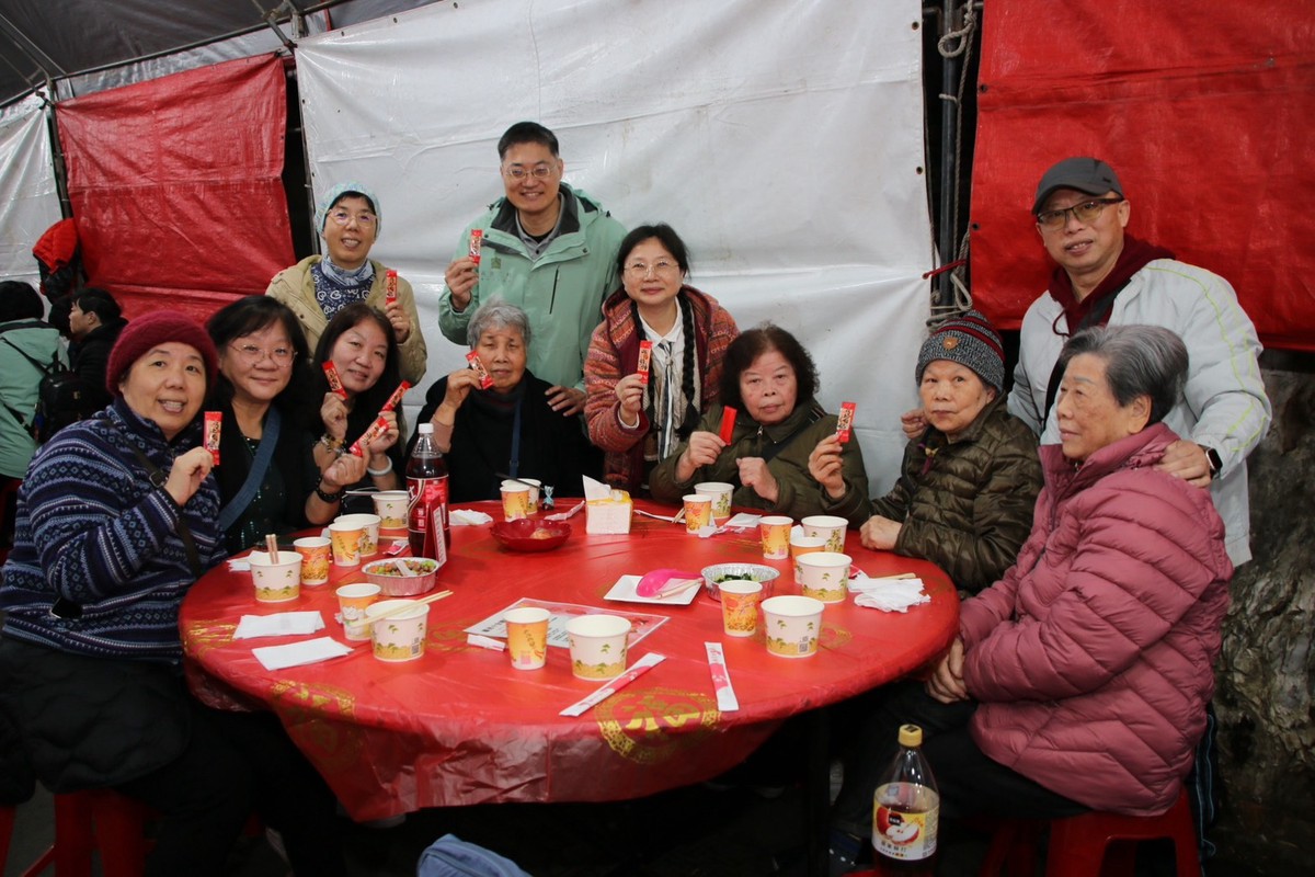 憲光二村用一桌團圓飯 替春節按下開始鍵 憲光二村用一桌團圓飯 替春節按下開始鍵