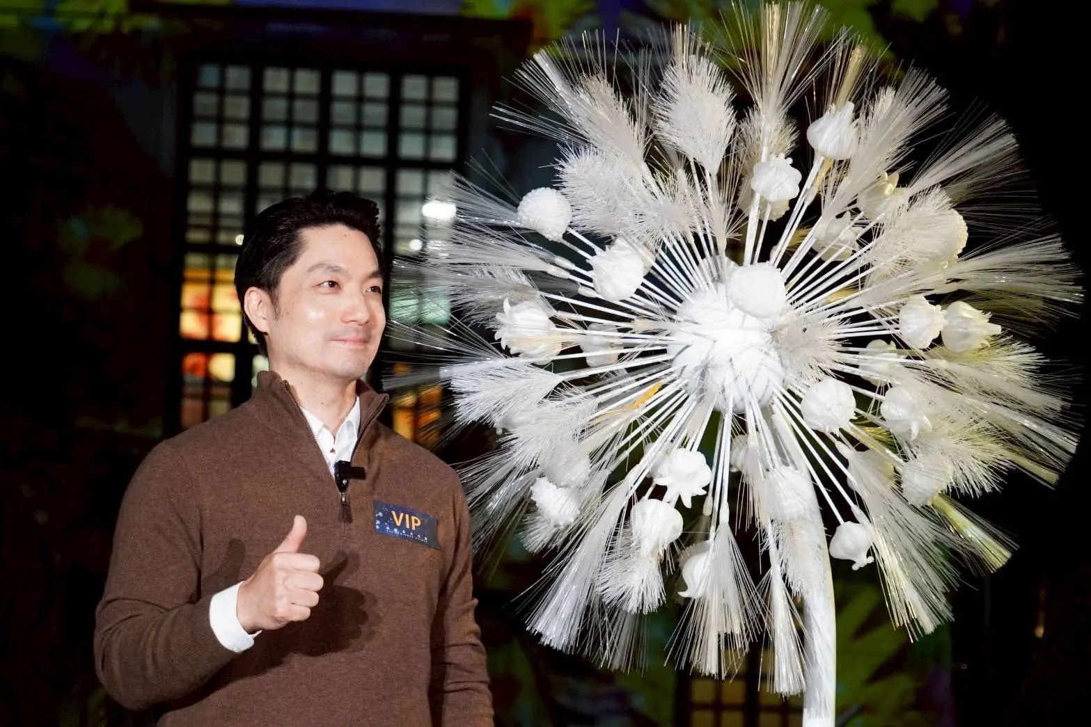 蔣萬安出席松菸夜光花園開幕　百年古蹟化身光影奇幻地標