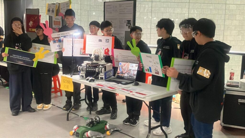 「VIS國中機器人」FIRST台灣選拔賽一舉摘銀 賽前獲Google HP參訪契機 VIS國中部機器人研究社校隊在剛揭曉的FIRST機器人大賽台灣選拔賽中榮獲亞軍!(圖/台北市VIS國際實驗高中)