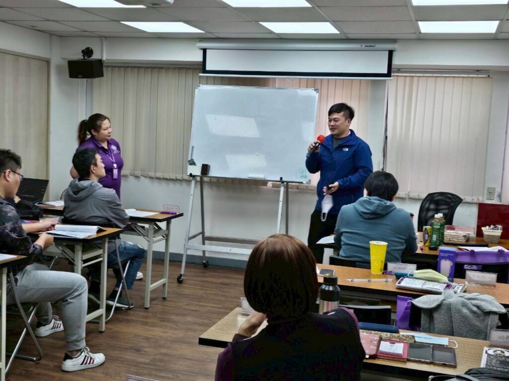 「2026創業熱潮」 專家提醒貸款申請前先掌握5大關鍵 王子娘的學員與同學分享自己的創業貸款申辦過程。(圖/王子娘提供)