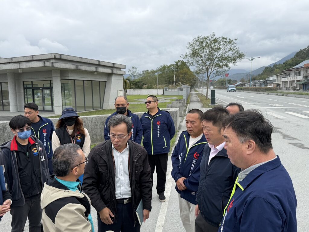 「台九線揚塵」危及行車安全 張峻會勘要求中央、地方立即改善 「台九線揚塵」危及行車安全 張峻會勘要求中央、地方立即改善