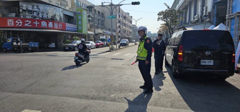 春節必衝「蚵仔寮」！岡山警貼心疏導  海鮮美景雙重享受零塞車