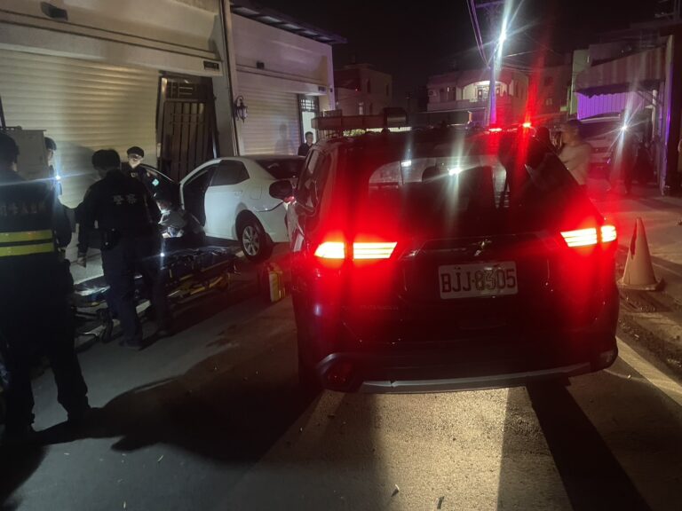 男毒駕拒檢玩命逃！岡山警深夜圍捕查獲「二級毒品」咖啡包