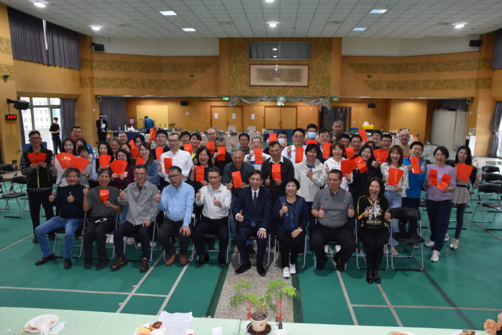 「歲末送暖」警友力挺 感恩餐會慰勞第一線員警 「歲末送暖」警友力挺 感恩餐會慰勞第一線員警