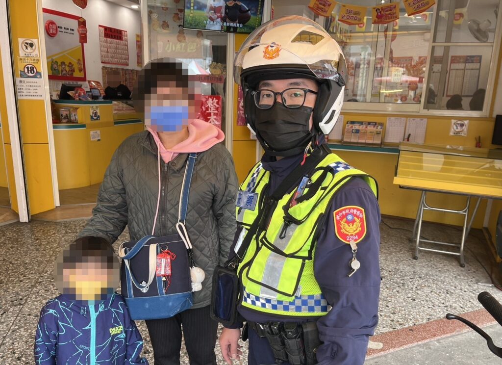 天津年貨大街「驚魂記」 警民合作助走失童平安團圓 天津年貨大街「驚魂記」 警民合作助走失童平安團圓