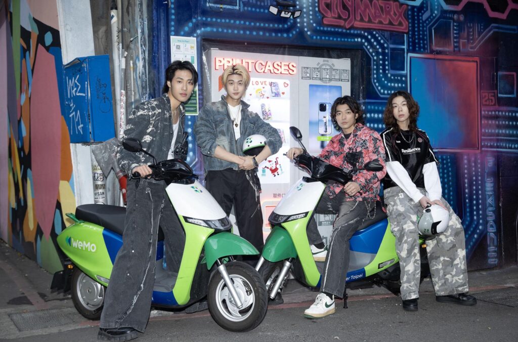 怪物新人跨年制霸一飛沖天 帕拉斯自己當業務 親手送專輯 怪物新人跨年制霸一飛沖天 帕拉斯自己當業務 親手送專輯