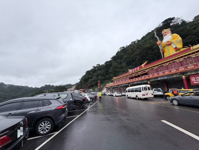 烘爐地春節香火鼎盛 中和警超前部署交通更順暢 烘爐地春節香火鼎盛 中和警超前部署交通更順暢