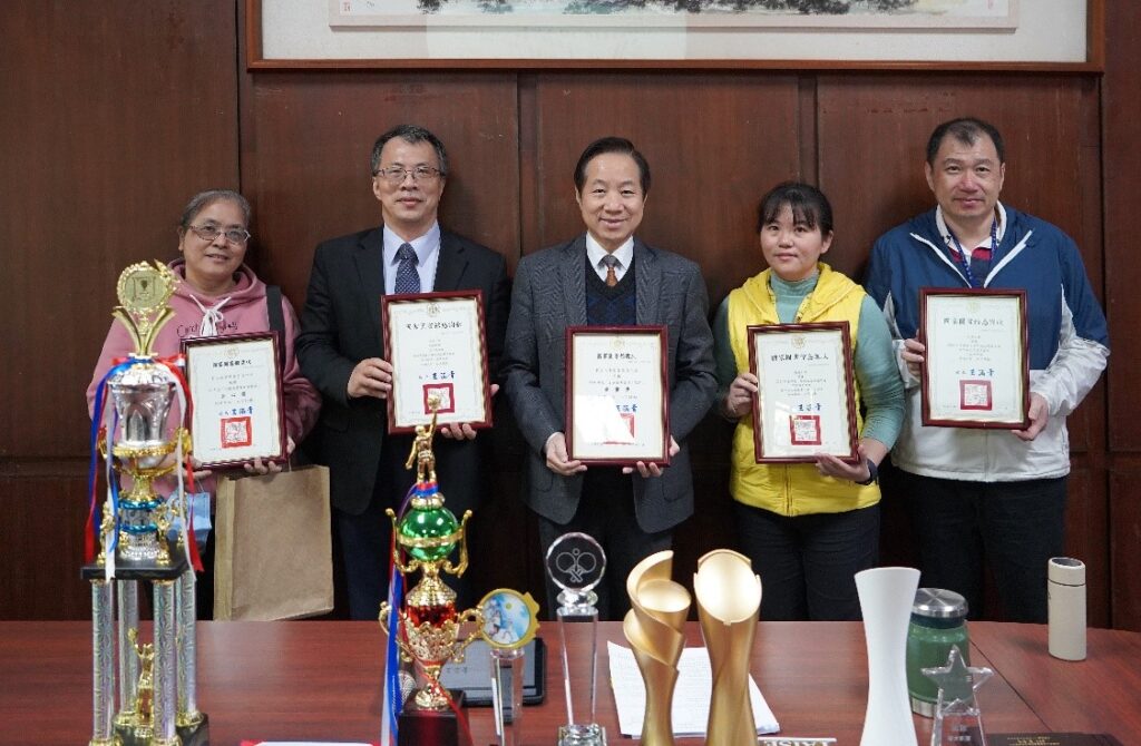 國家圖書館年度會議 東海大學囊獲學位論文貢獻、金量、金心獎等四大獎 國家圖書館年度會議 東海大學囊獲學位論文貢獻、金量、金心獎等四大獎