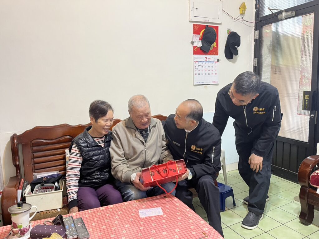 關懷北投人瑞榮民 北市榮服處歲末祝賀送暖 關懷北投人瑞榮民 北市榮服處歲末祝賀送暖