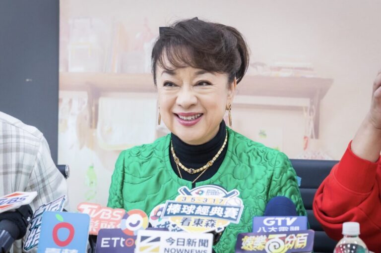 《陽光女子合唱團》翁倩玉回台慶祝破五億票房
