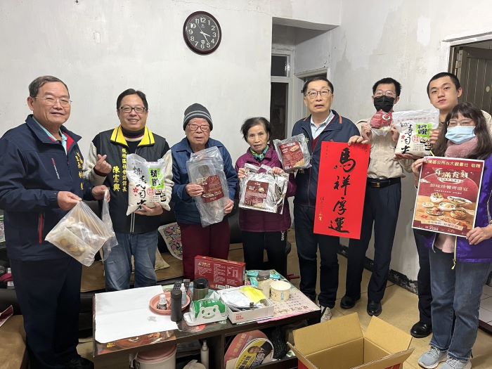 關懷弱勢 板橋公所攜手大觀書社送年菜傳溫情 關懷弱勢 板橋公所攜手大觀書社送年菜傳溫情