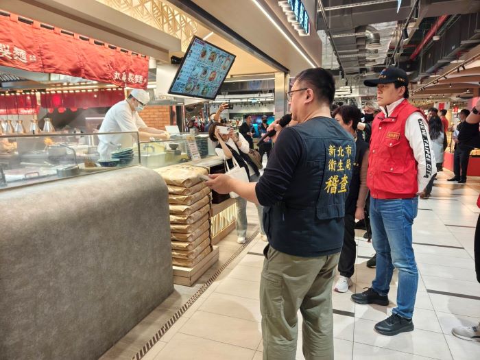 年貨採買高峰將至 新北春節前全面啟動百貨稽查 年貨採買高峰將至 新北春節前全面啟動百貨稽查