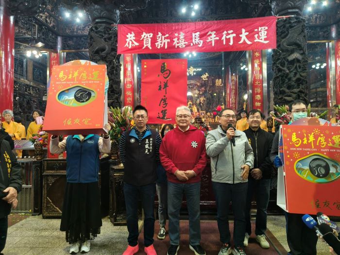 大年初二蘆洲祈福參拜 侯友宜邀出外賞燈踏青走春 大年初二蘆洲祈福參拜 侯友宜邀出外賞燈踏青走春