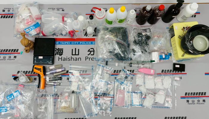 春節前強力掃蕩 海山警查獲出租套房藏槍毒 春節前強力掃蕩 海山警查獲出租套房藏槍毒