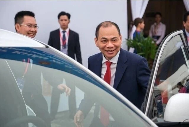 越南企業年初大舉招聘 VinFast需求領跑 2026年春節假期後,越南超過100家企業同步釋出逾8,200個職缺,其中電動車與製造業成為主要動能;本土電動車廠 VinFast 一家即占超過2,700人,顯示產線擴建與產能提升步伐加快,亦反映越南承接全球供應鏈轉移的趨勢持續升溫。(圖/CafeF)