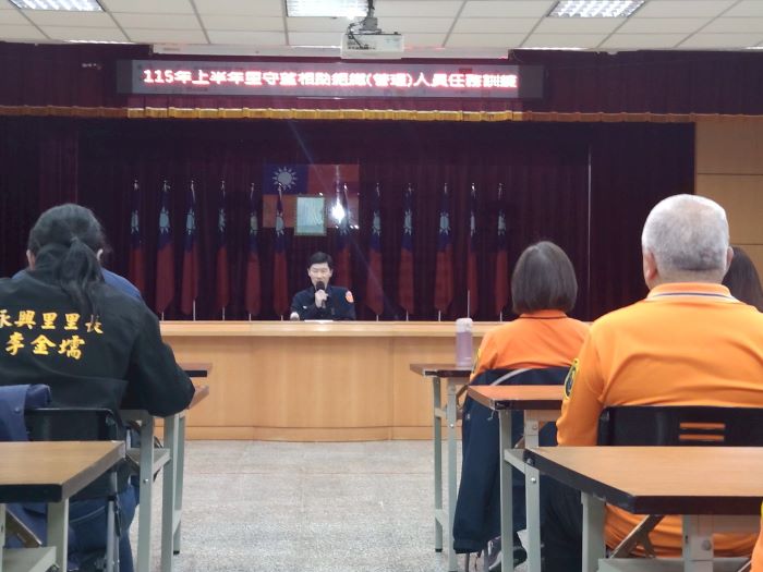 強化識詐防災守護社區 三重守望相助隊精進巡守技能 3 《圖說》三重分局長黃國政親臨現場勉勵與會隊員。〈三重分局提供〉