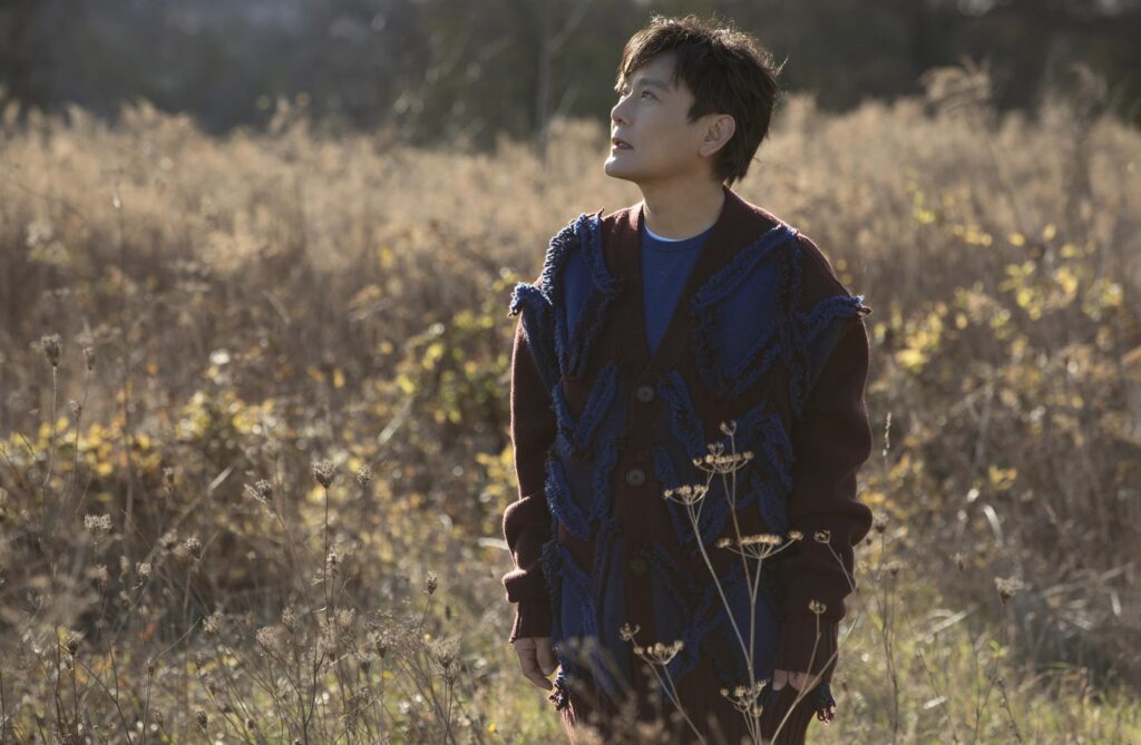 張信哲〈萬語千言〉MV變油畫!致敬梵谷神級特效 法國拍攝美到封神 28 %E4%B8%8B%E5%8D%88319 2026 3 24%E7%9A%84%E5%BD%B1%E5%83%8F 1024x669 1