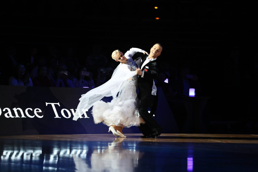 2026國標舞亞巡賽臺北站圓滿落幕 33國千名舞者舞動小巨蛋展現城市活力 20 世界業餘公開組摩登 冠軍 Marco Sirocchi Dora Kilin 義大利