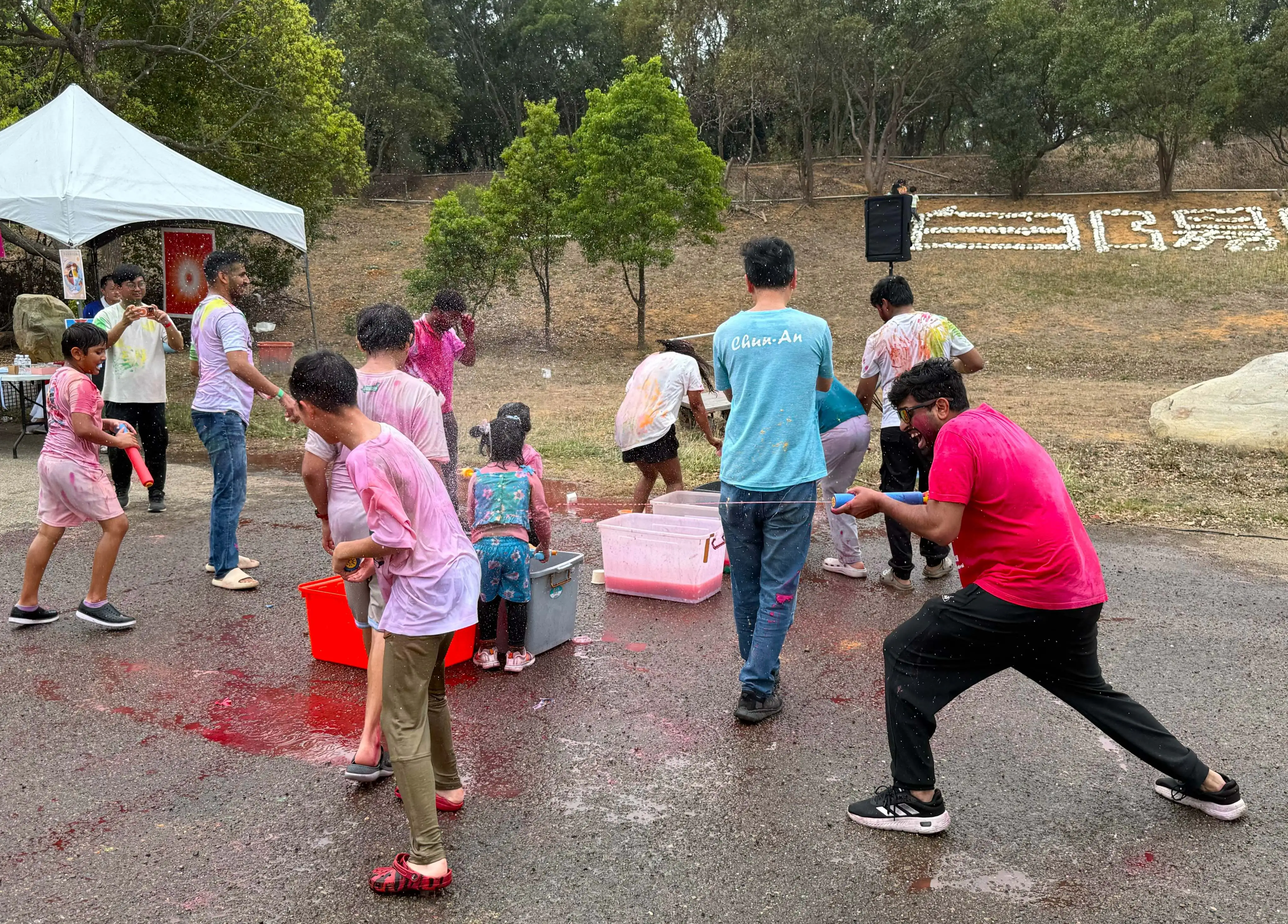 台中Holi色彩節登場嗨翻白陽山 繽紛抹彩展現多元共融城市魅力 台中Holi色彩節登場嗨翻白陽山 繽紛抹彩展現多元共融城市魅力
