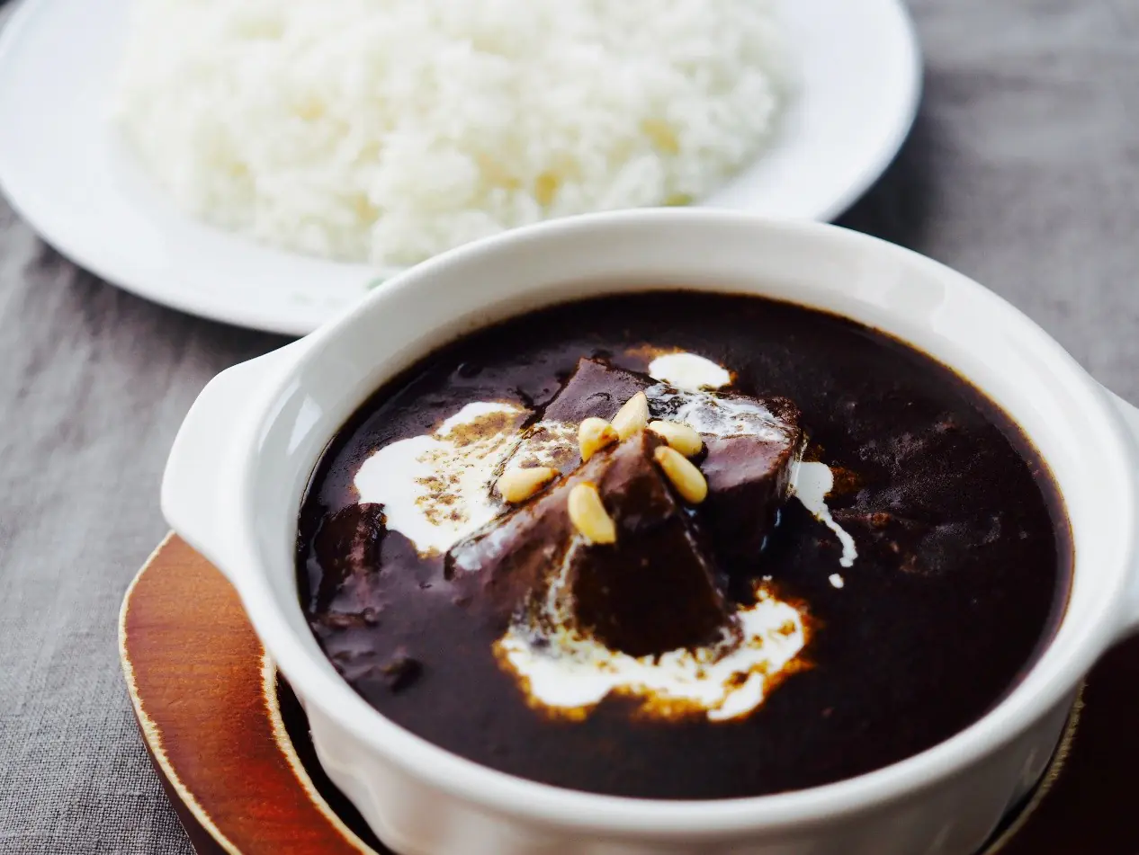 東京神保町走進世界最酷街區 品味古書與香料交織的城市風景 東京神保町走進世界最酷街區 品味古書與香料交織的城市風景