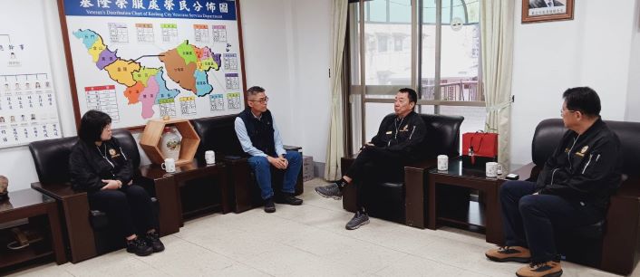 拓展退役官兵就業 基隆榮服處搭橋三企業新出路 32 《圖說》方正處長〈右二〉率主管及就業站同仁接待皇昌營造公司管理部人力資源處范聖孟協理兼處長〈左二〉。〈基隆榮服處提供〉