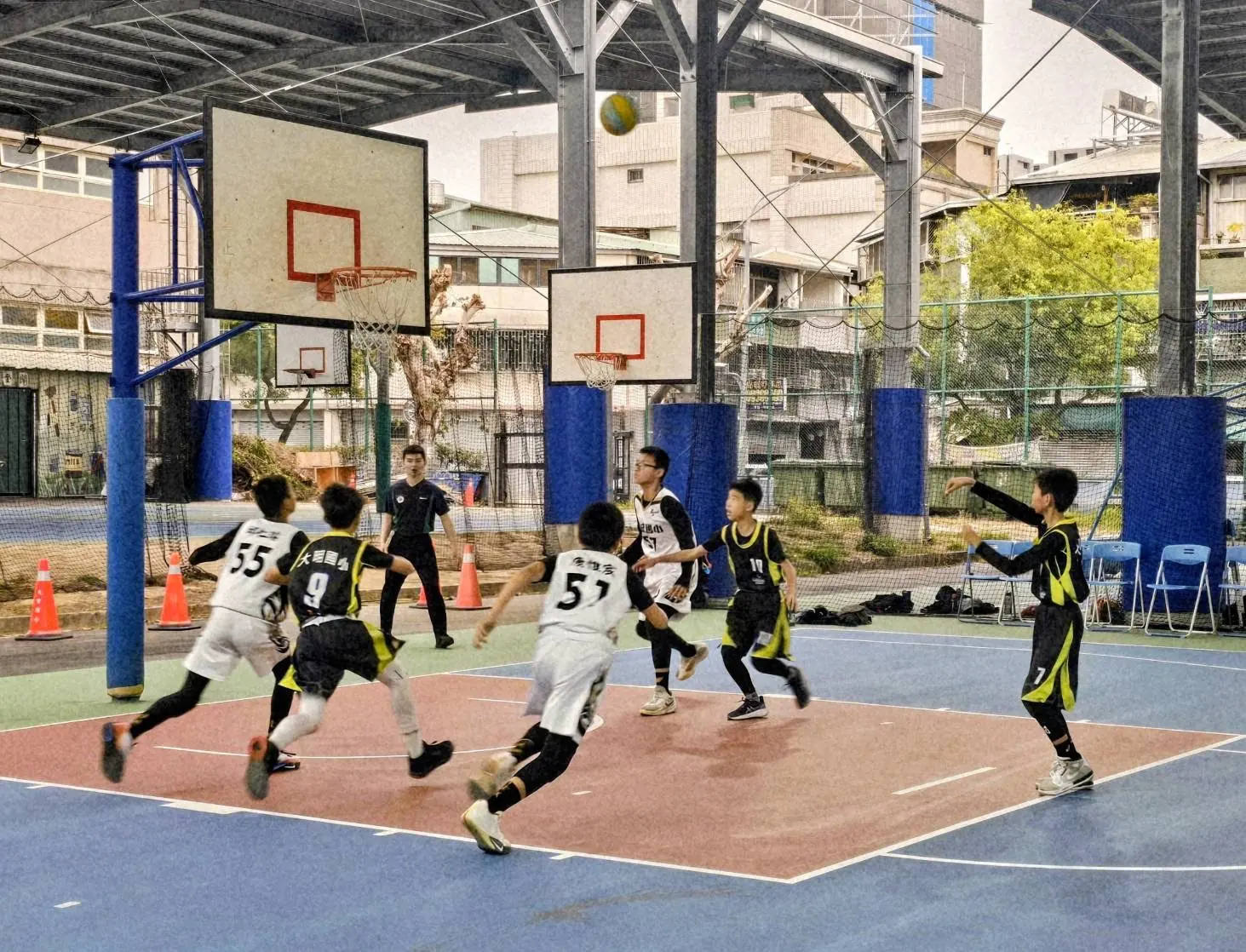 中市115年度國小學生籃球聯賽 107隊、近2,000名選手同場競技 中市115年度國小學生籃球聯賽 107隊、近2,000名選手同場競技