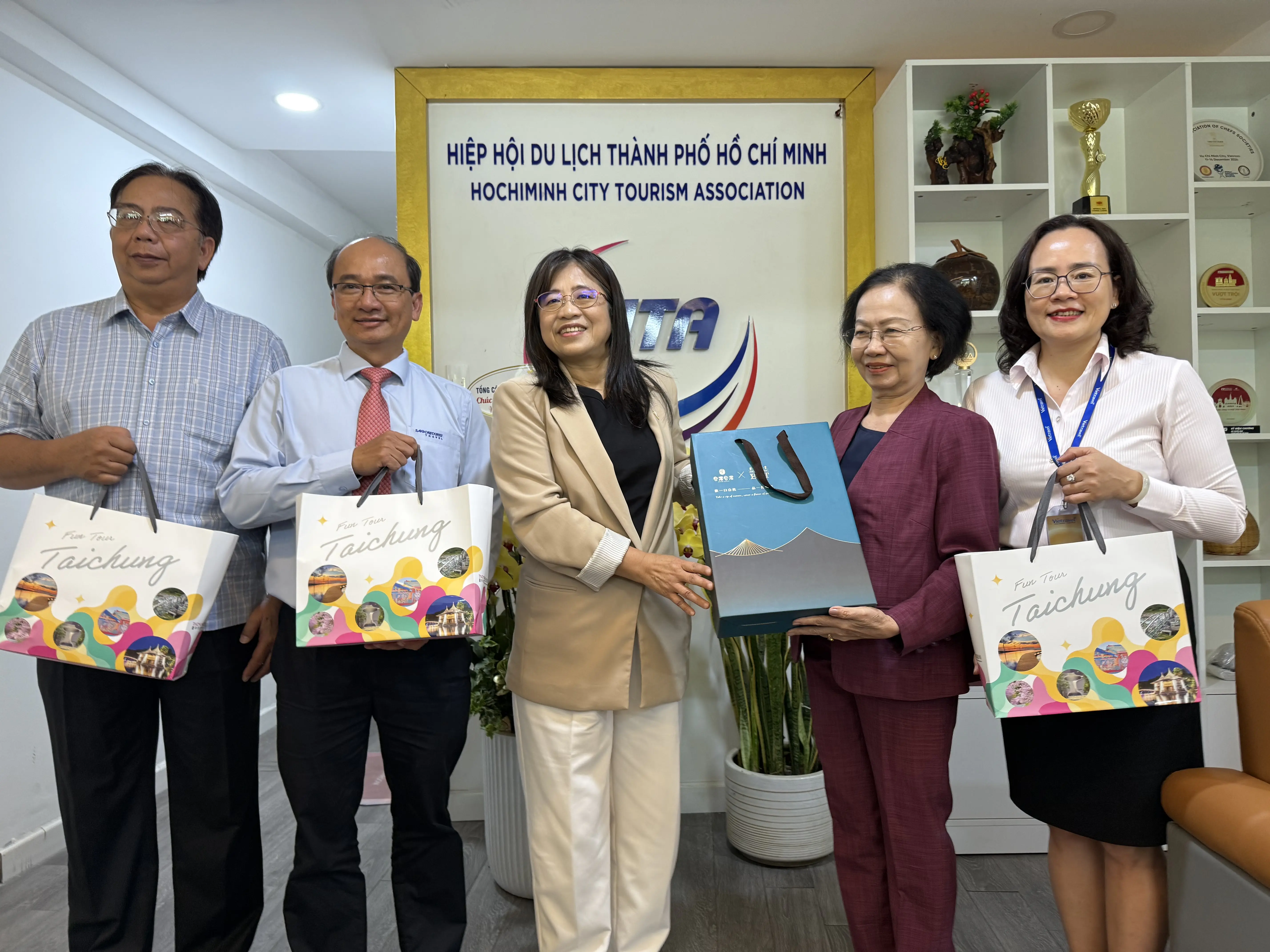 台中觀光深耕越南市場 拜會6單位推廣成果亮眼、越媒聚焦報導 台中觀光深耕越南市場 拜會6單位推廣成果亮眼、越媒聚焦報導