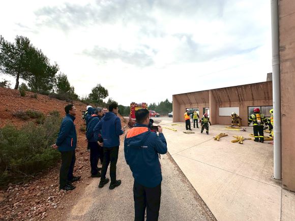 強化新模式指揮能力 新北消赴法國ENSOSP取經 22 《圖說》維托( VITROLLES )實戰模擬訓練場演練。〈消防局提供〉