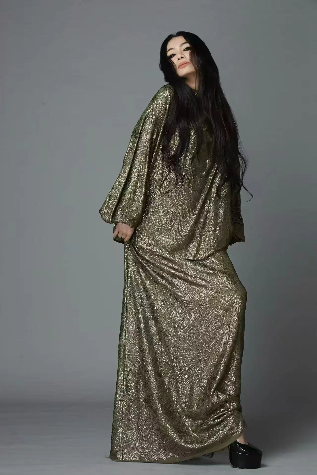 潘越雲出道45年內心世界曝光 享受孤獨的美麗與哀愁 潘越雲出道45年內心世界曝光 享受孤獨的美麗與哀愁