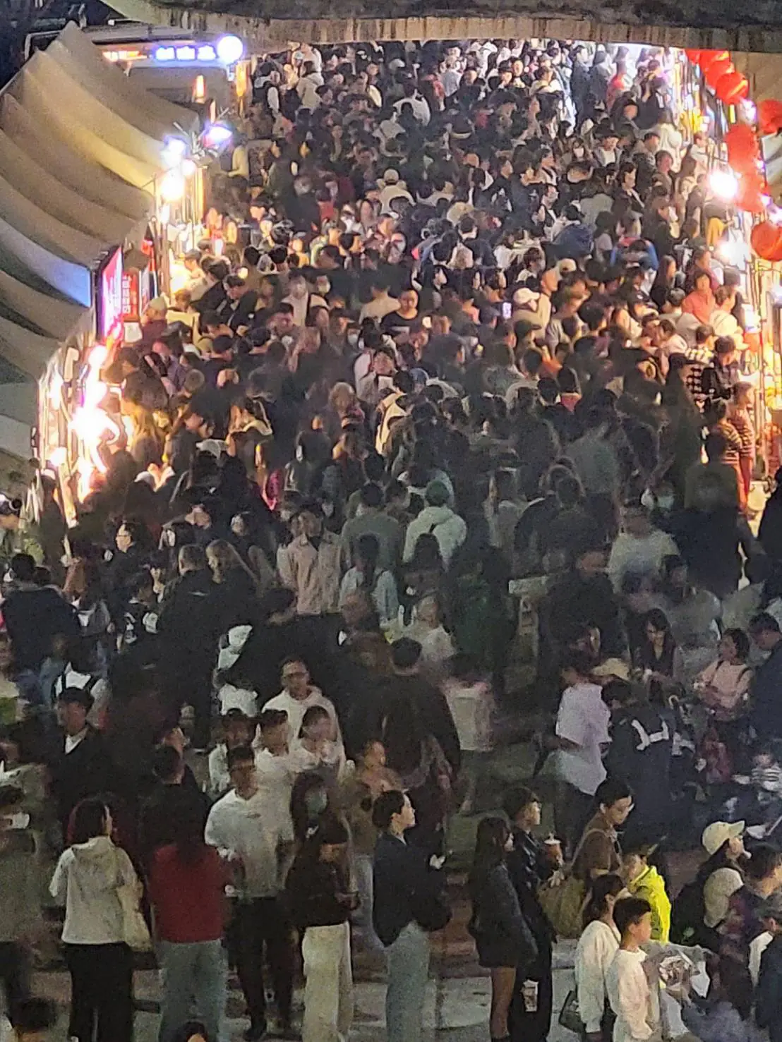 中台灣燈會賞燈人次已突破555萬大關!最後倒數3天 中市府號召全民:「把握最後賞燈機會」 中台灣燈會賞燈人次已突破555萬大關!最後倒數3天 中市府號召全民:「把握最後賞燈機會」