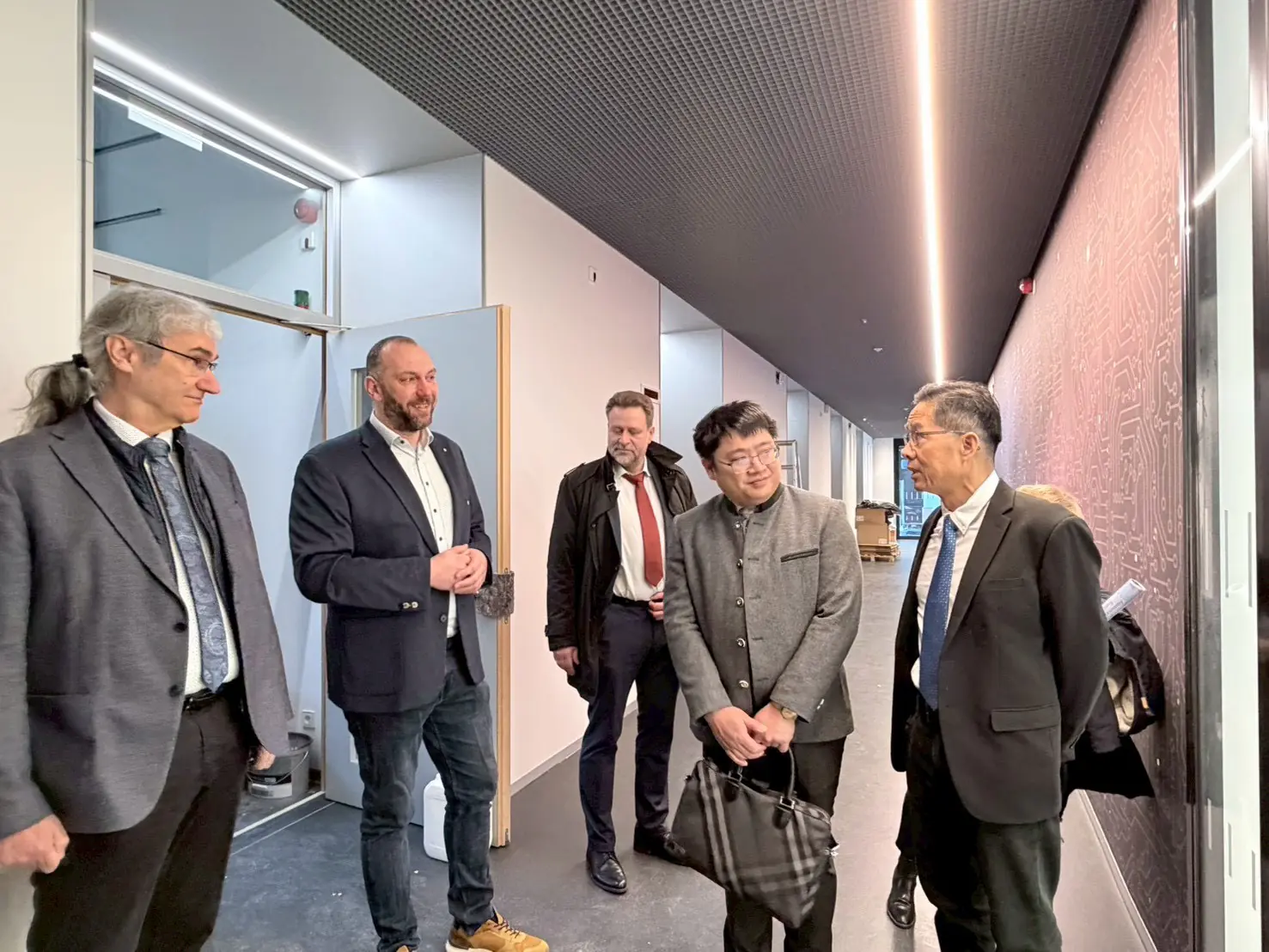 茨維考大學校長接待中市參訪團 深化高科技產學合作交流 茨維考大學校長接待中市參訪團 深化高科技產學合作交流