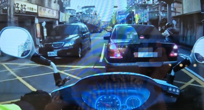 違停拒檢狂飆逃逸 新莊警鎖定駕駛涉公共危險偵辦 44 《圖說》違規汽車逃逸,員警鳴笛警示並沿路尾隨,為避免危及其他用路人安全,經現場綜合評估後,改採通報與科技偵查方式持續追查。〈新莊分局提供〉