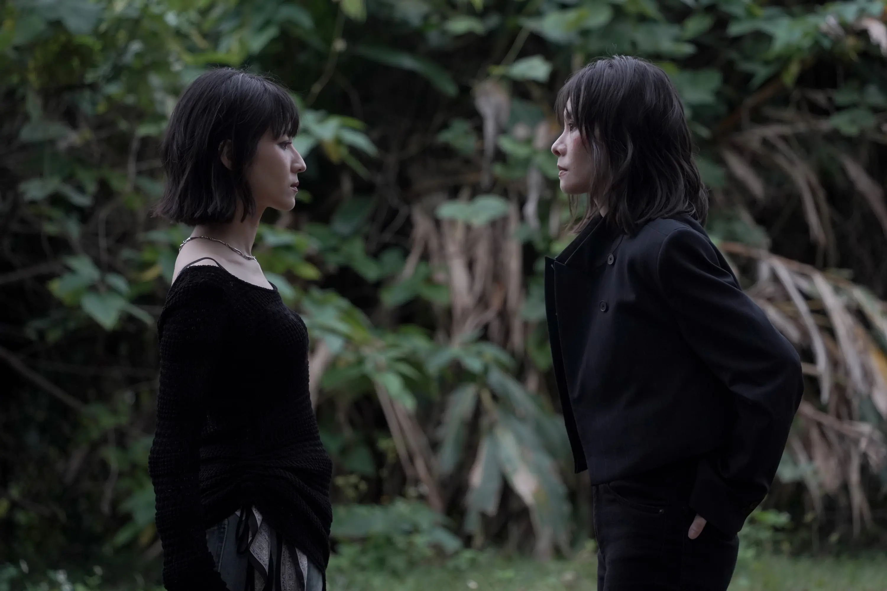 鄭宜農顛覆乖乖牌形象 變身動作片演員揪閨蜜連俞涵上演肉搏打架戲 鄭宜農顛覆乖乖牌形象 變身動作片演員揪閨蜜連俞涵上演肉搏打架戲