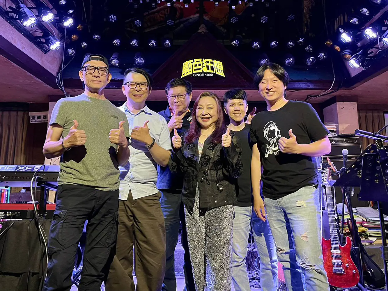 鄭怡被小鮮肉告白 霸氣神回「晚了40年」但這裡沒有阿姨 請叫姊 鄭怡被小鮮肉告白 霸氣神回「晚了40年」但這裡沒有阿姨 請叫姊