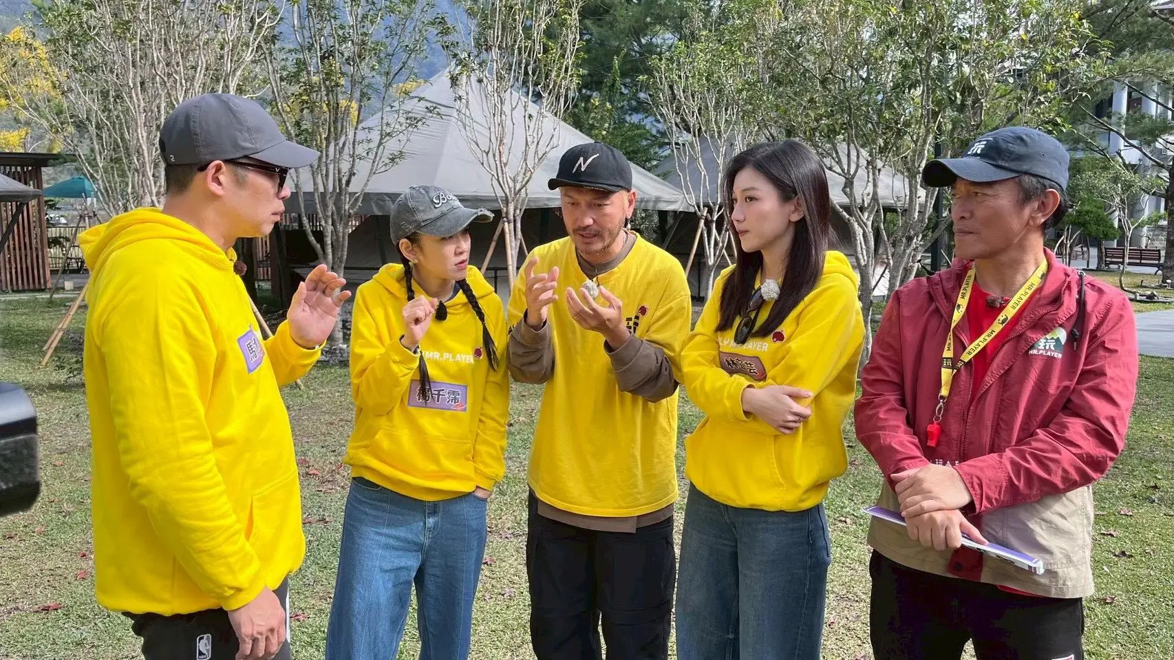 金鐘視帝對決最佳男配 馬力歐開酸屈中恆「沒那麼聰明」火藥味滿點 金鐘視帝對決最佳男配 馬力歐開酸屈中恆「沒那麼聰明」火藥味滿點