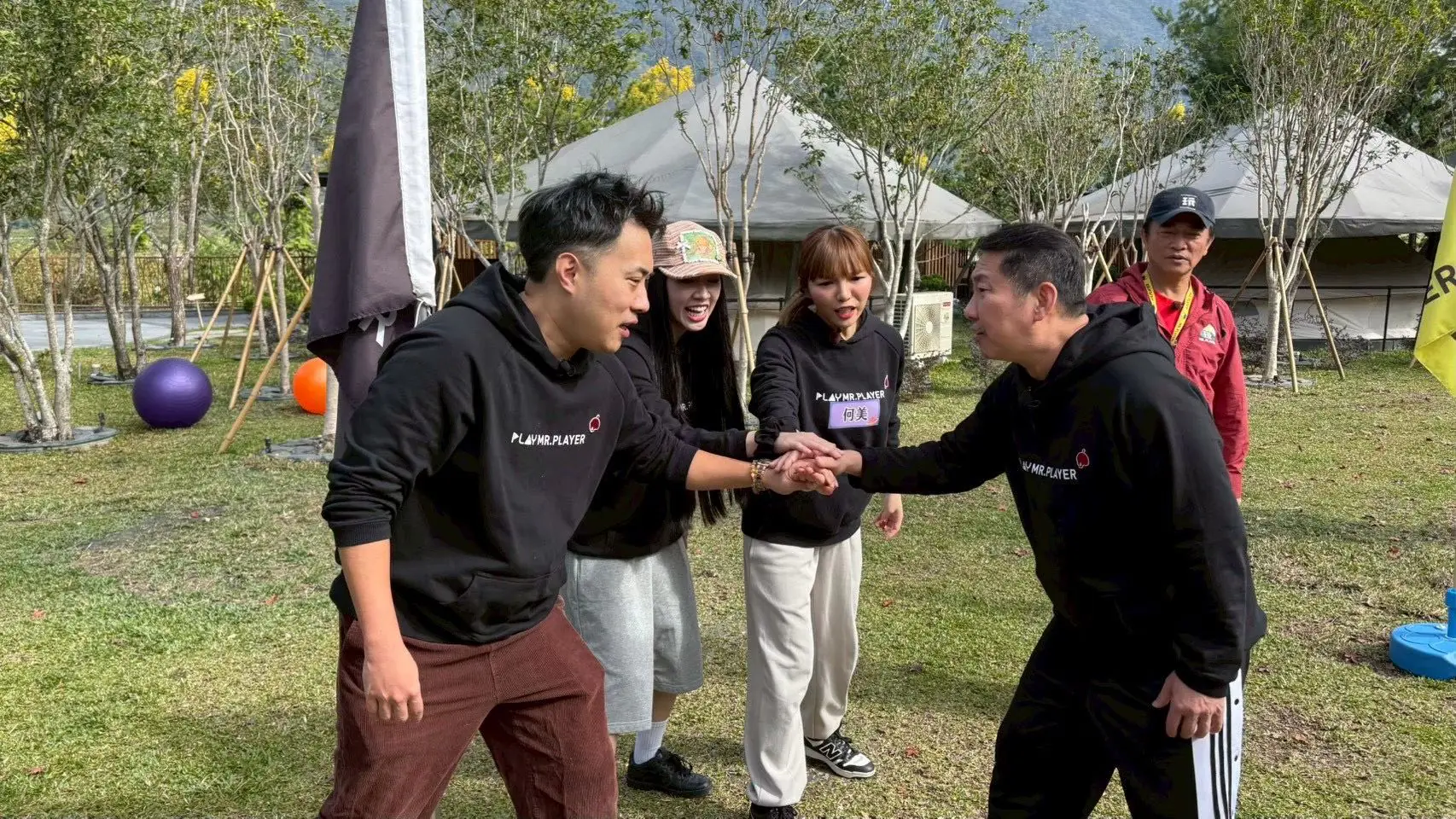 金鐘視帝對決最佳男配 馬力歐開酸屈中恆「沒那麼聰明」火藥味滿點 金鐘視帝對決最佳男配 馬力歐開酸屈中恆「沒那麼聰明」火藥味滿點