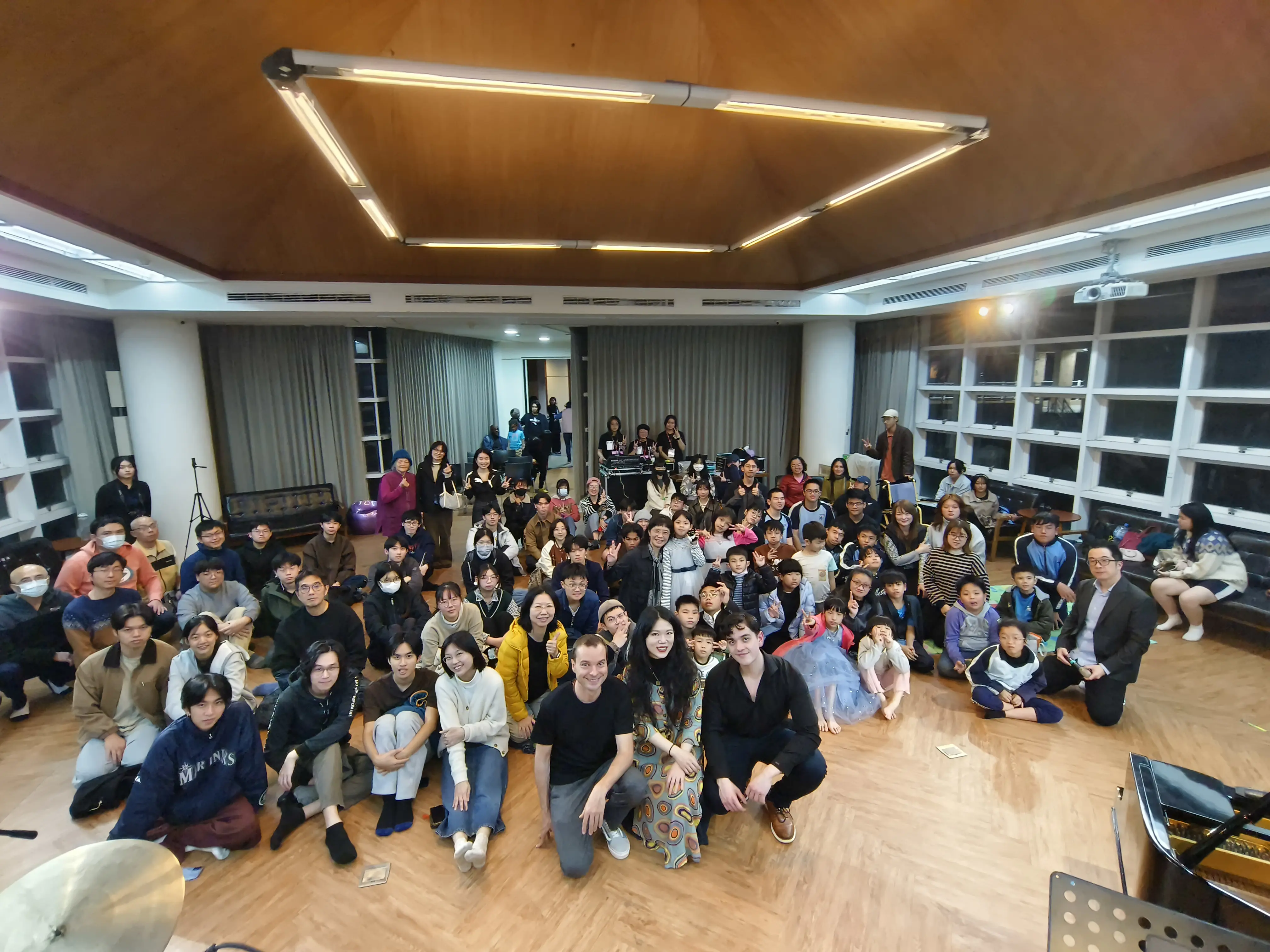 鄉親限定:家門口的國際級音樂饗宴 大手攜小手共創社區共享藝術 50位鄉民走進東華音樂之夜 鄉親限定:家門口的國際級音樂饗宴 大手攜小手共創社區共享藝術 50位鄉民走進東華音樂之夜