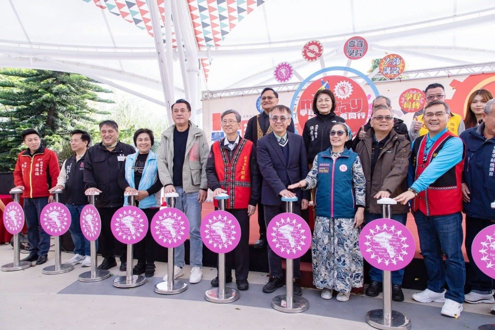 中原大學攜手桃園市原住民部落大學 原教設中心簽署合作意向書 4 01中原大學攜手桃園市原住民部落大學 1