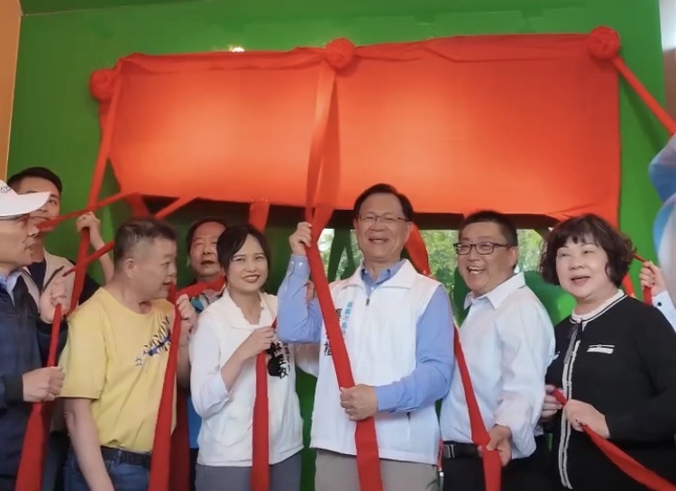 市長張啓楷、議員林昱孜聯手深耕!東區聯合服務處今揭牌結合婦女節派對 宣示打造親子友善嘉義市 民眾黨嘉義市長參選人張啓楷與嘉義市議員擬參選人林昱孜「東區聯合服務處」今日正式揭牌成立。(記者翻攝)