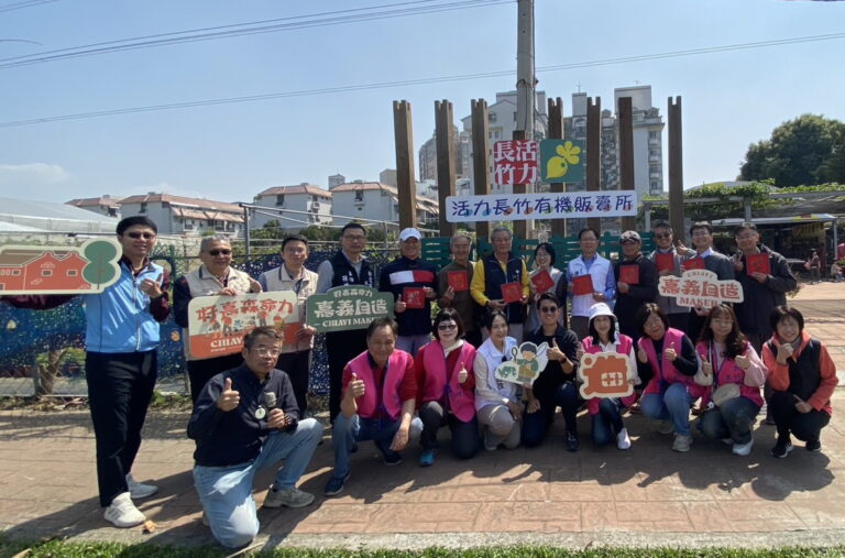 張啓楷出席「窯藝風華成果展」　參觀長竹里社區綠化打造有機農園典範