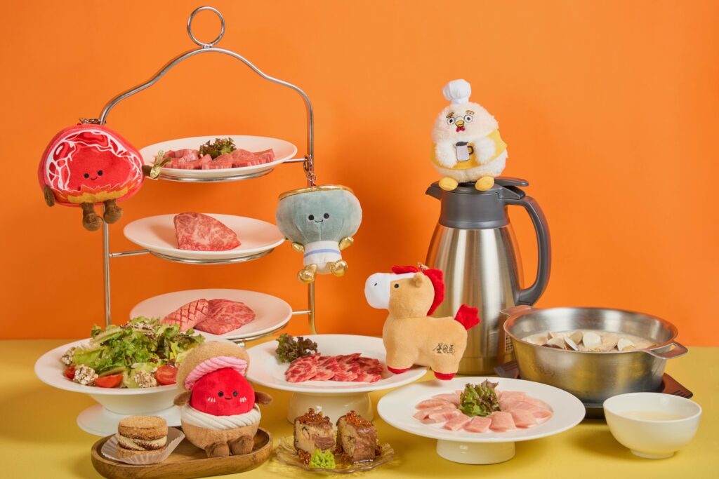 屋馬燒肉兒童節限定 「美味探險隊」盲盒登場 48 02 「美味探險隊」角色融入屋馬經典餐桌場景,將燒肉、雞湯與甜點轉化為可愛收藏,增添用餐趣味。 2