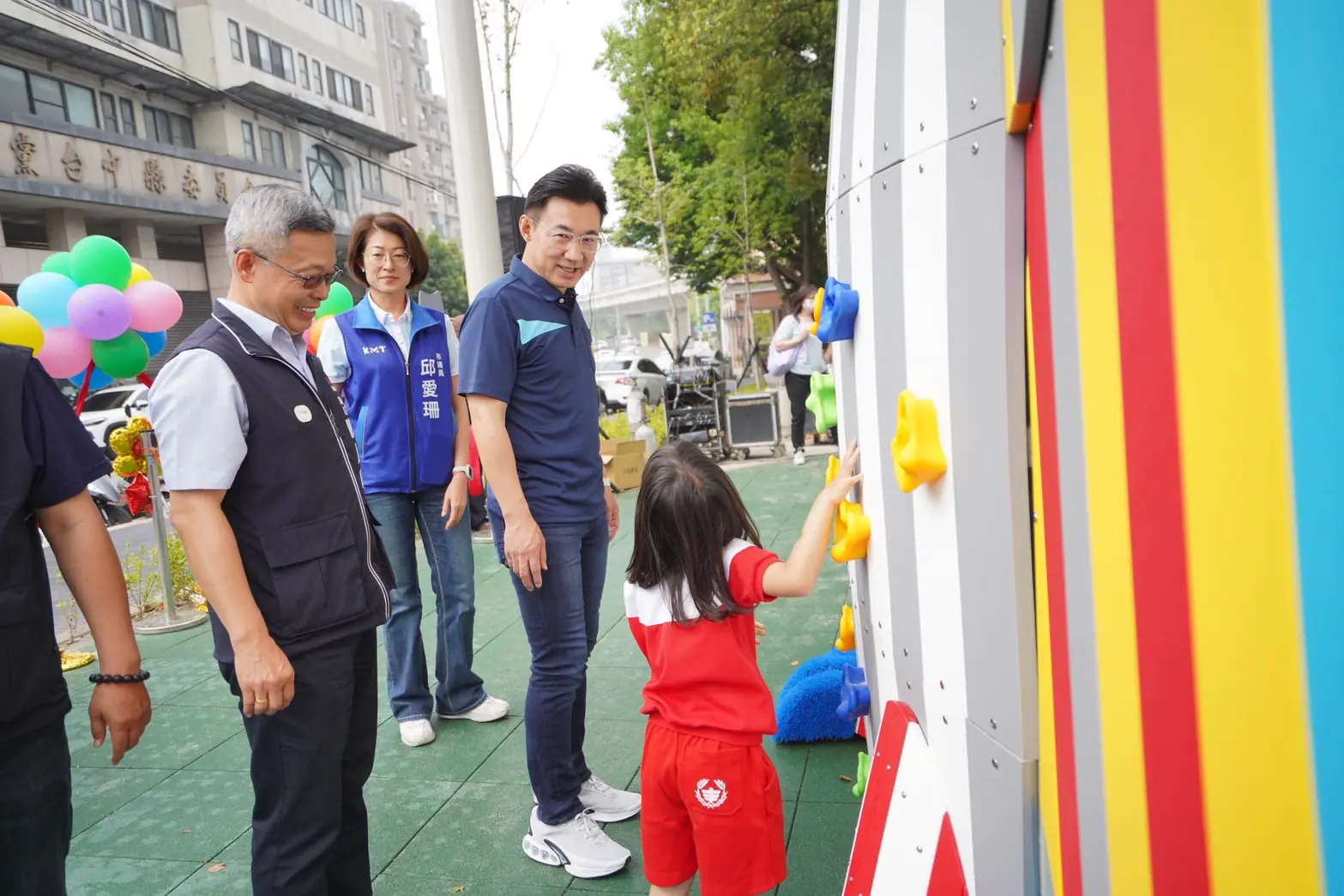 斥資6,000萬打造貓頭鷹主題遊戲場 豐原翁明公園兒童節前啟用成最暖禮物 斥資6,000萬打造貓頭鷹主題遊戲場 豐原翁明公園兒童節前啟用成最暖禮物