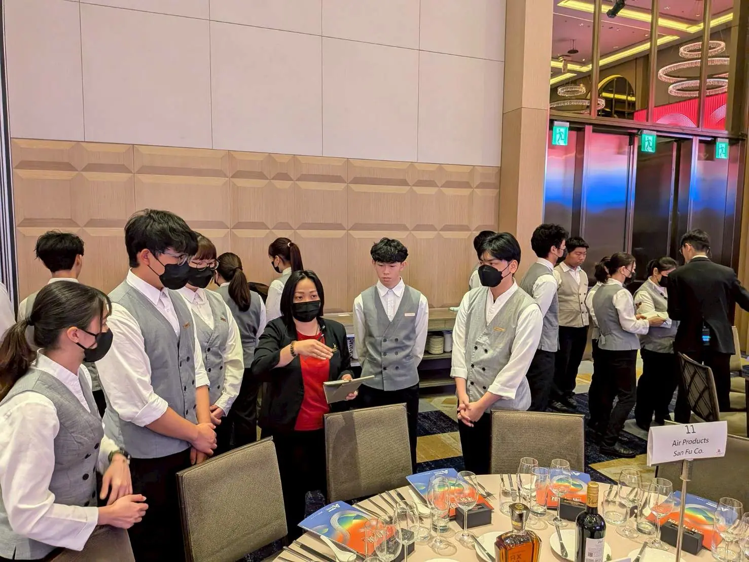 育達餐飲躍上國際級宴會舞台 服務台美商會謝年飯展現專業與實戰力 育達餐飲躍上國際級宴會舞台 服務台美商會謝年飯展現專業與實戰力