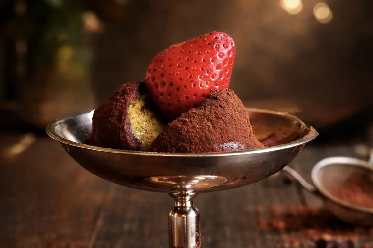 「杜拜巧克力系列」甜點風潮 台南遠東香格里拉飯店「品香坊」一次呈現雙重口感體驗 「杜拜巧克力系列」甜點風潮 台南遠東香格里拉飯店「品香坊」一次呈現雙重口感體驗