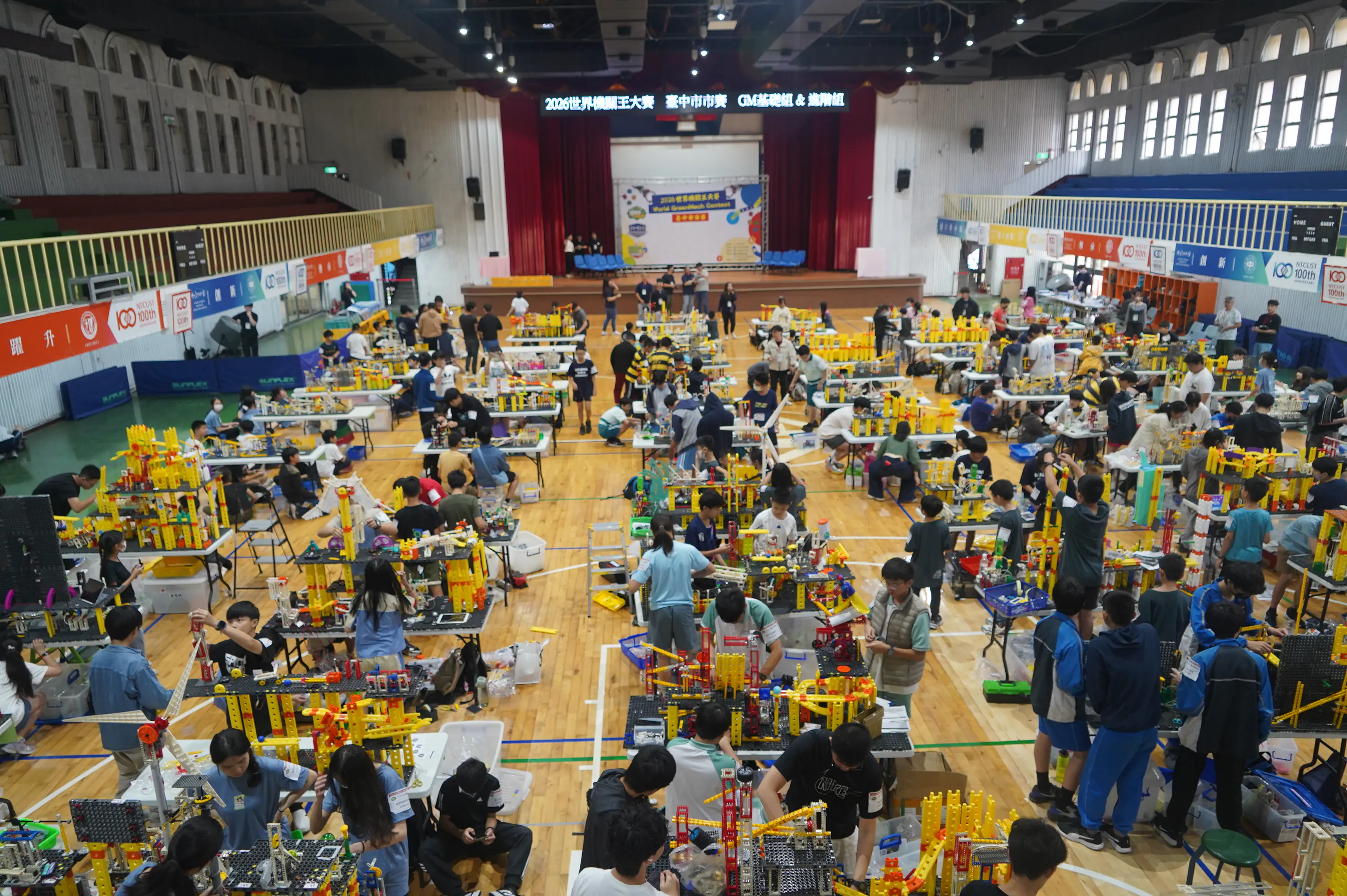 中市機關王大賽登場 636位學子競技用積木打造科技創意 中市機關王大賽登場 636位學子競技用積木打造科技創意