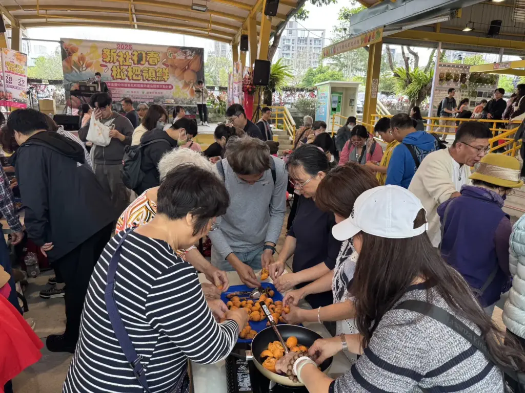 中市優質枇杷、茂谷柑北上行銷 希望廣場登場吸引民眾選購在地黃金農產 中市優質枇杷、茂谷柑北上行銷 希望廣場登場吸引民眾選購在地黃金農產