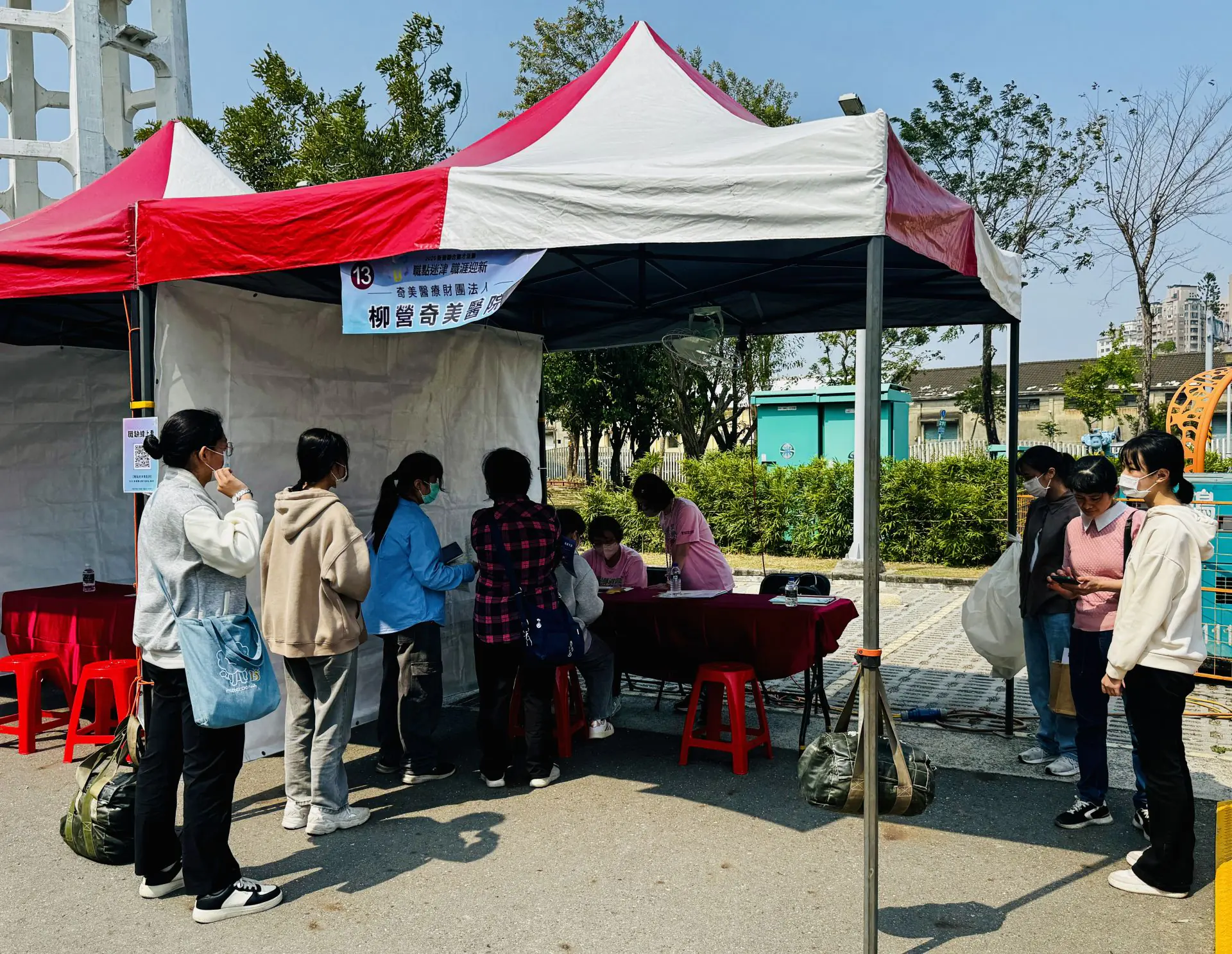 24家企業釋650職缺!新營聯合徵才吸引求職人潮 最高薪資上看65K 24家企業釋650職缺!新營聯合徵才吸引求職人潮 最高薪資上看65K