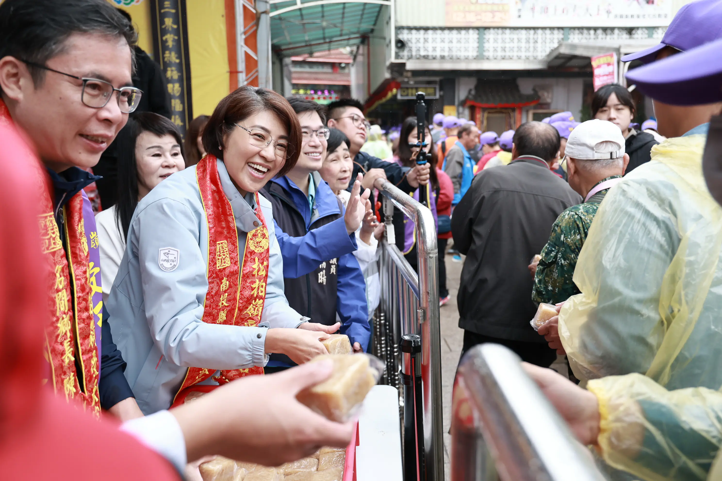 許淑華縣長出席受天宮團拜獻禮揭米糕桃　祝壽活動