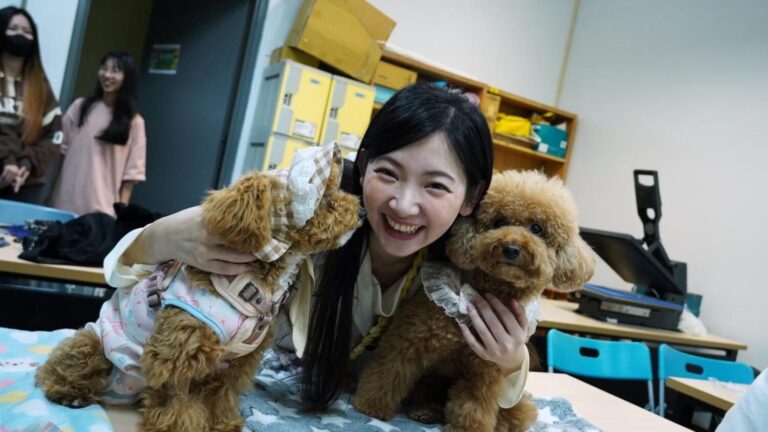 台北海大60周校慶 優格姐姐校園開講：透露窮到ATM領不出錢！